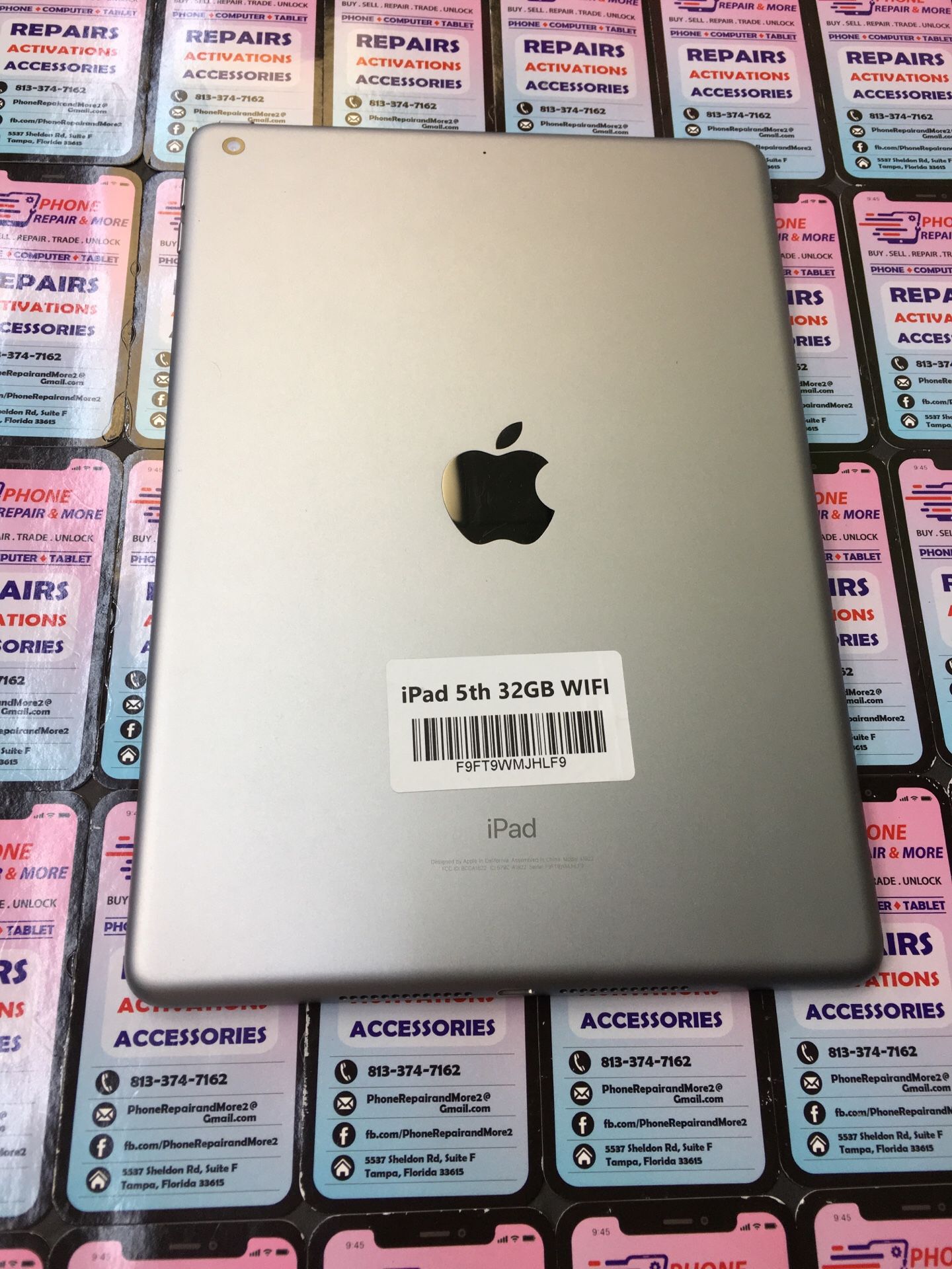 iPad 5th Generation 32GB WIFI !!