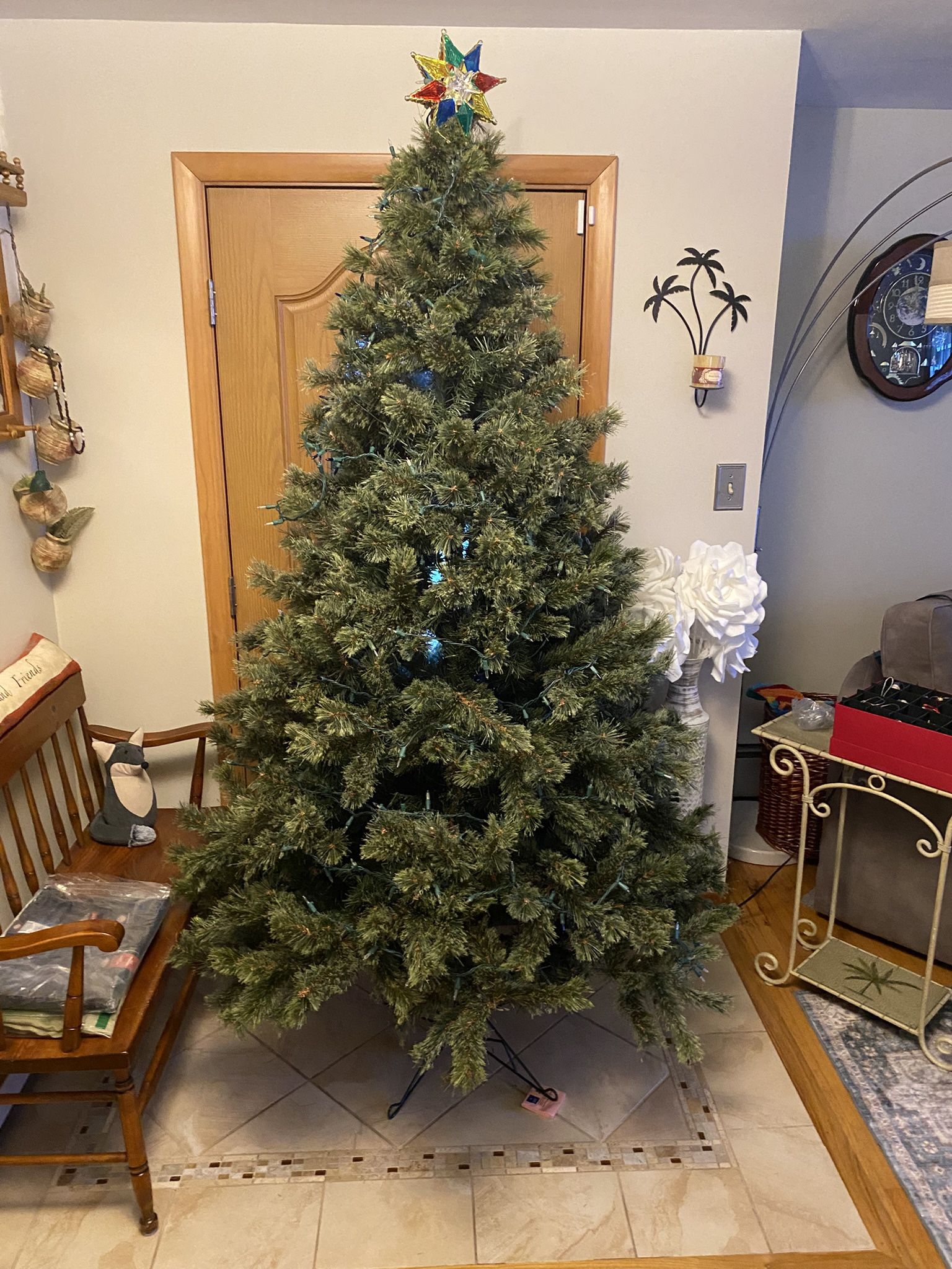 7 ft Christmas tree, deluxe cashmere pine. Add your own lights. Good condition. 3 piece assembly.