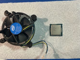 Intel Core i7-4790 CPU with Stock Cooler