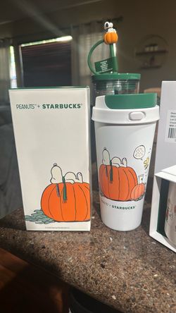 Starbucks x Peanuts Snoopy Pumpkin Tumbler with Box