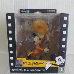 Mickey 1941 animated short, "The Nifty Nineties" Mini Figure World series - Like New In Box