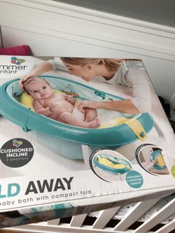 Fold away baby tub
