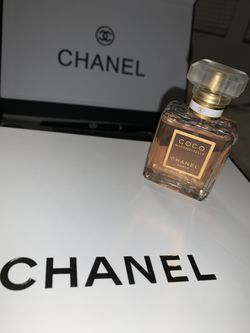 Chanel coco mademoiselle perfume and make up package for Sale in