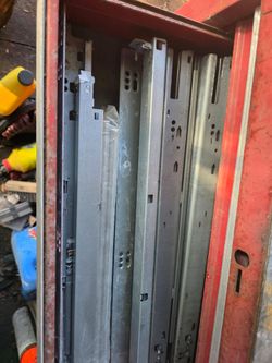 Cabinets rails/ handles