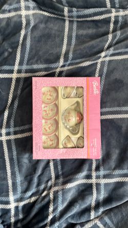 Barbie avenue 13 piece tea set