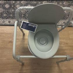 Toilet seat lift