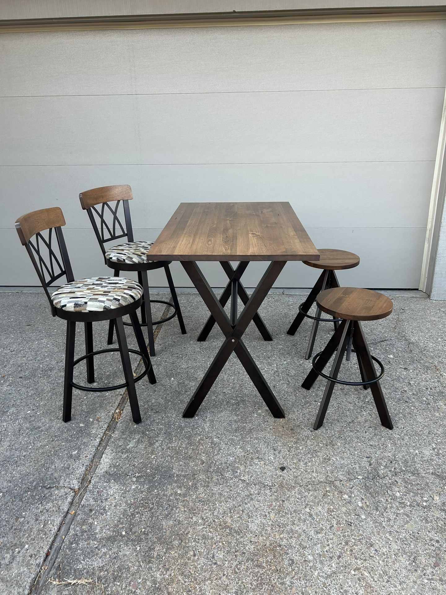 Counter Height Dining Table With 2 Chairs And 2 Stools