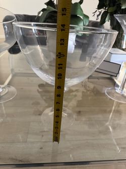 Glass fruit bowl