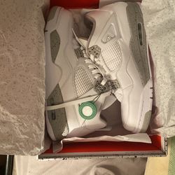 New Oreo 4z Size 10 1/2 And Size 8 