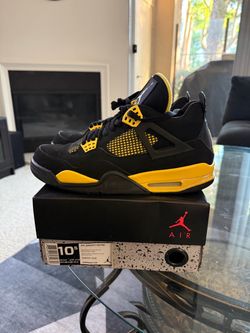 Air Jordan 4 Thunder Size 10.5 $120
