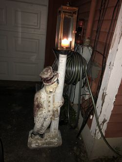 Oliver Hardy lamp post