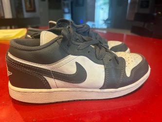 Jordan 1 Low Youth 4.5Y Black White Gray Sneakers