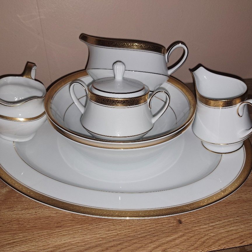 Legendary Dishes - Antique