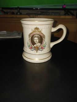 Carlton Ware Tanked To Commemorate Queen Elizabeth 2