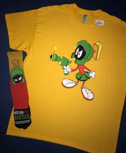 MENS MARVIN THE MARTIAN TEE & SOCKS. (make a offer)