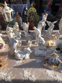 Nacimiento De Porcelana Muy Bonito !