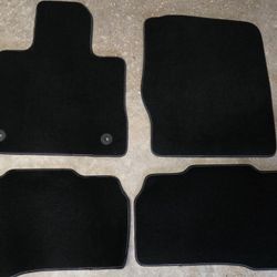 2020-2025 Genuine  Ford Explorer Black Carpet  Front and Rear Floor Mats 4PC SET Like New $50.00 Universal  Fit for Most Cars, Trucks, SUVs or Vans   