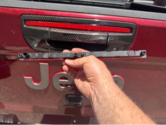 Jeep gladiator tailgate brake light