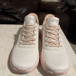 New Skechers Memory Foam Slip Ins W6