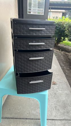 Four Drawer Dresser/ Nightstand 