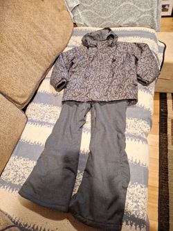 Spyder ski jacket and ski pants kids size 7