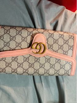 Gucci purse no shoulder strap 300$ obo