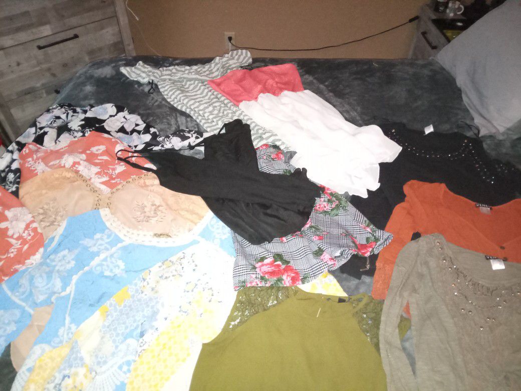 lot of women's professional clothing (S&M)$15