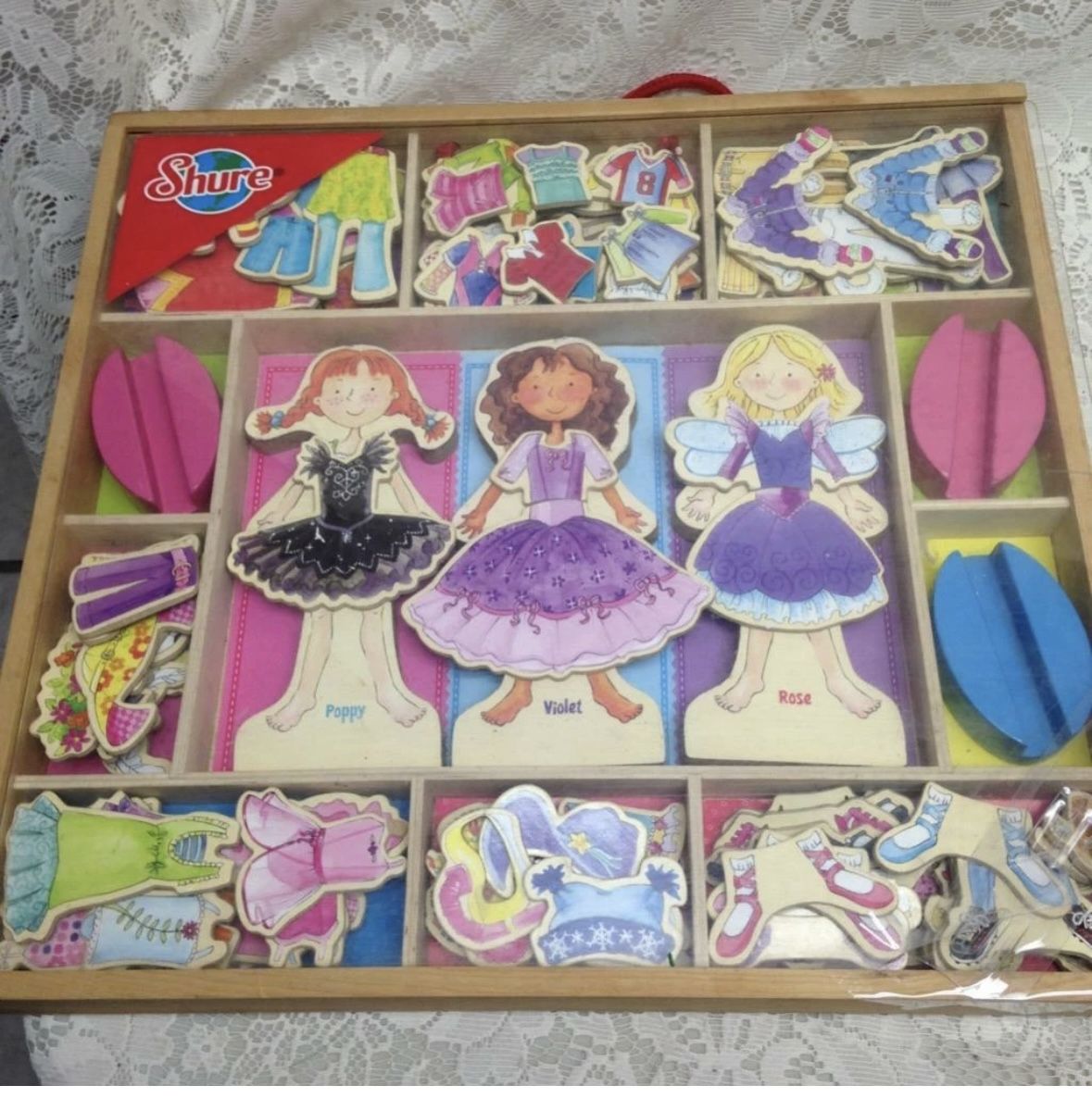 Daisy Girls Wooden Magnetic Dress-Up Dolls set