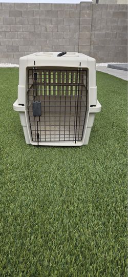 Large Pet Carrier / Dog Travel Crate – Good Condition
