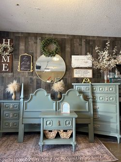Queen bedroom set