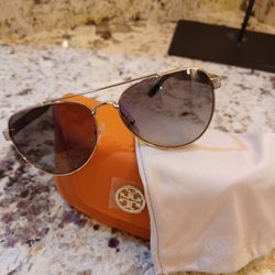  Tory Burch sunglasses
