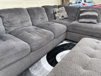 Jeromes norwalk deals sectional