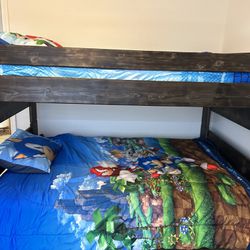 Twin Over Full Bunk Bed & Queen Size Bed 
