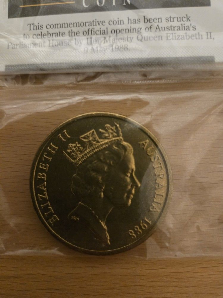 1988 $5 Commemorative Queen Elizabeth II Coin