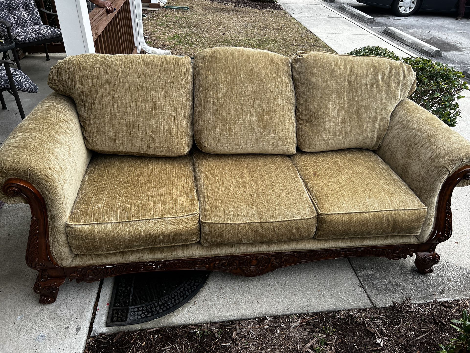 Broyhill Couch 