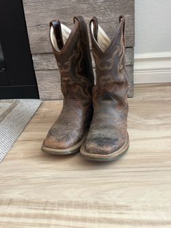 CODY JAMES BOYS' NASH DISTRESSED WESTERN BOOTS - BROAD SQUARE TOE