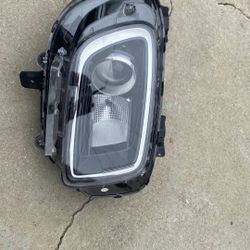 2020-2025 Headlight Hyundai Venue