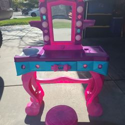 Little Girls Vanity 