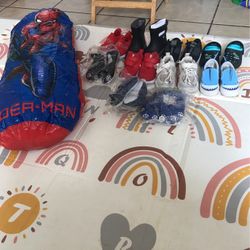 Shoes Para Nino Size 4 Y 41/2con El Tapete 