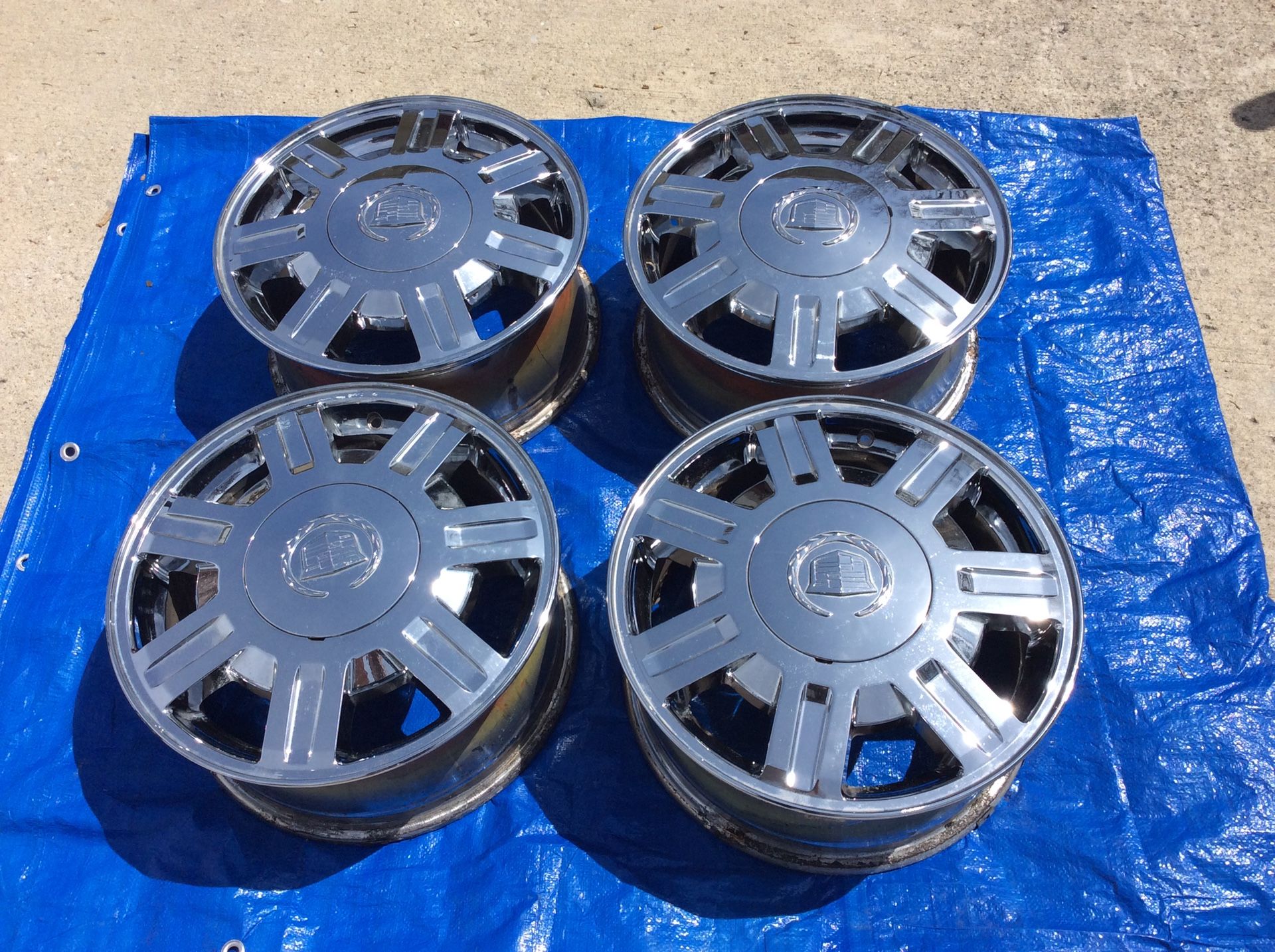 These are 17” Custom Caddy wheels Center hubs are what is real value. Each valued at $100 each