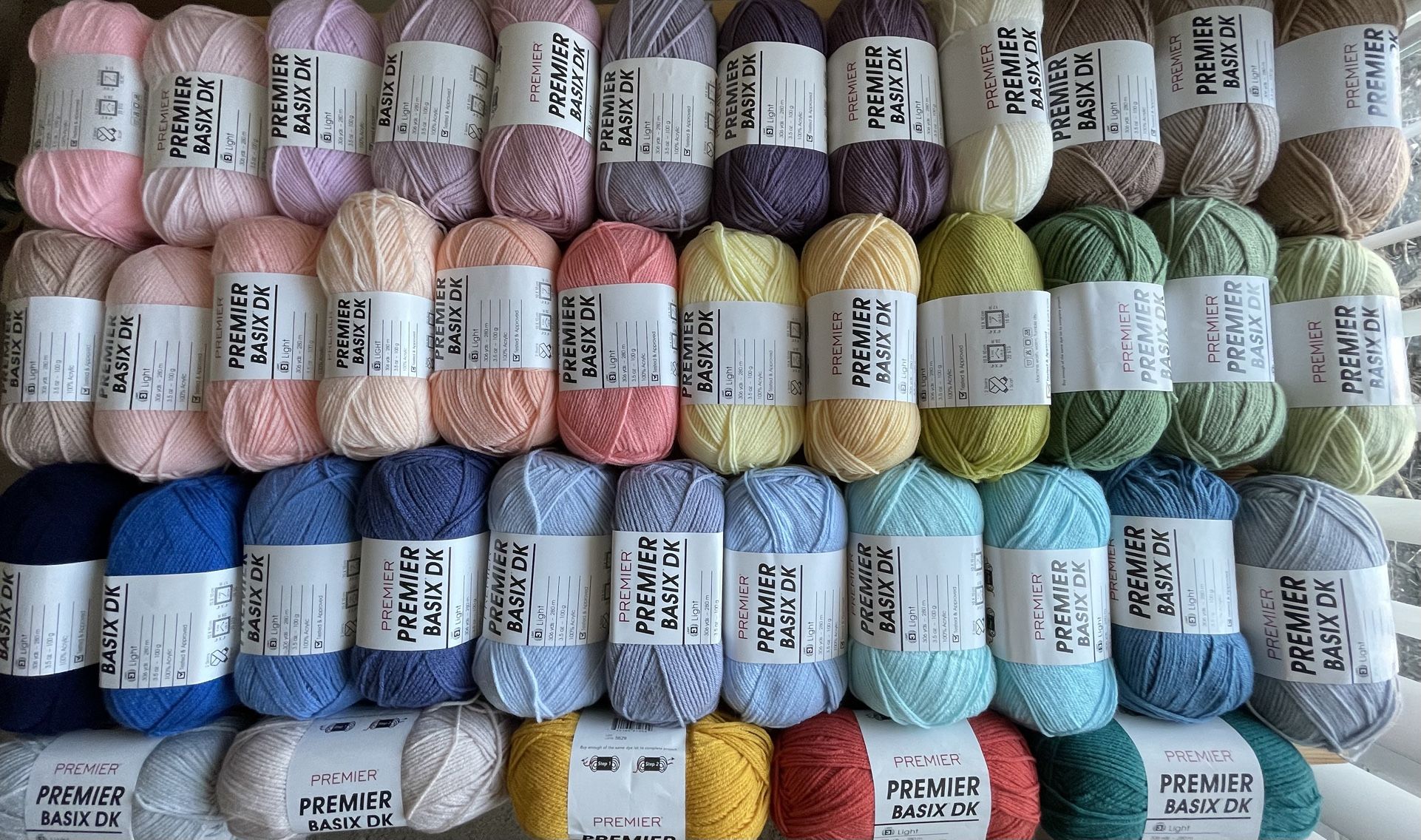 Premier Yarns - Premier Basix DK - Light 3 - 40 Items
