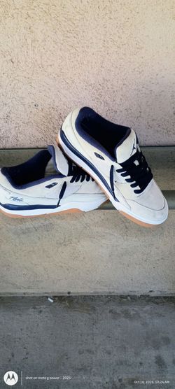 Air Jordan Low-Top flight Sneakers Cream Navy
