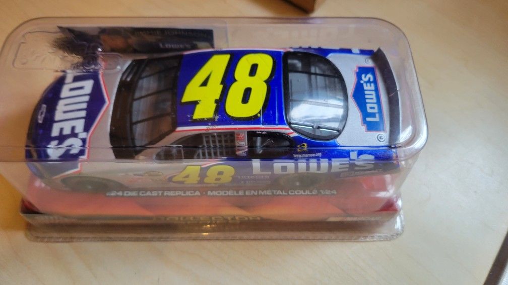 Nascar Diecast Jimmie Johnson #48 Chrome Edition Trading Card Included