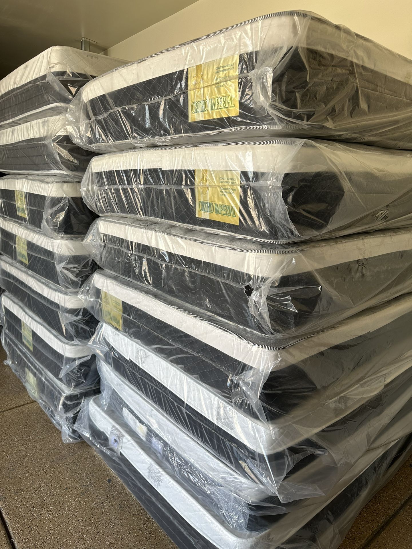 Brand new mattresses TWIN FULL QUEEN E KING C KING free delivery, the price depends on the size of the mattress, starting prices $159,New Products : American Fashion Style Bags On Sale