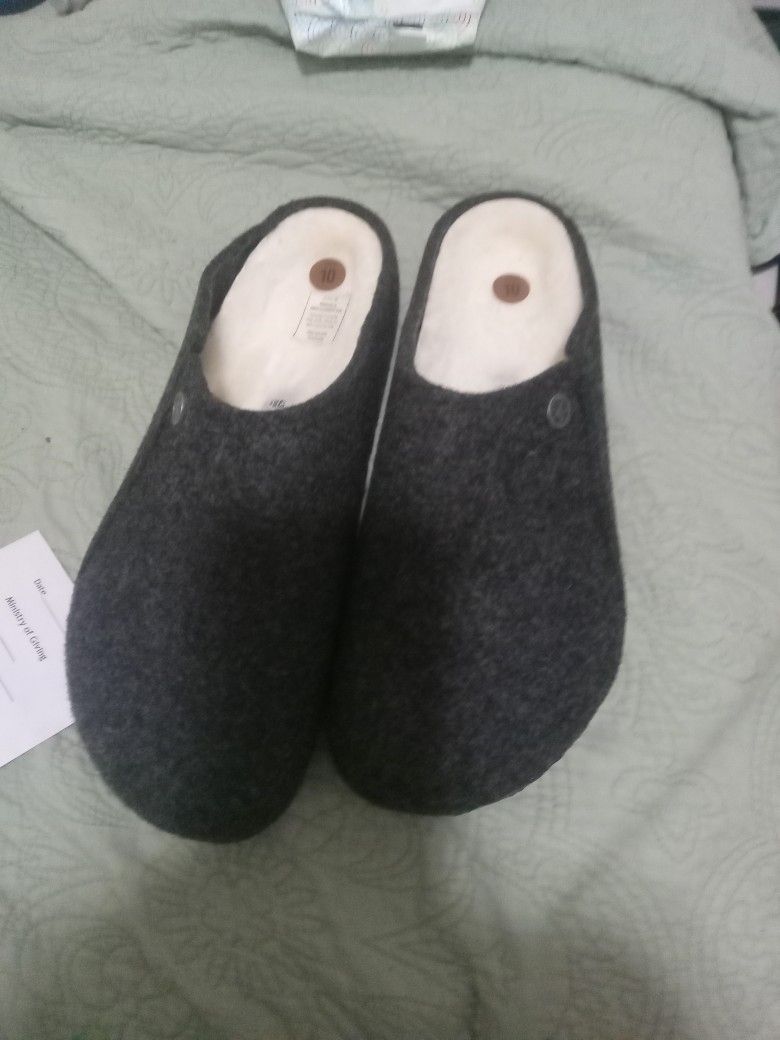Birkenstocks Men's. Sz10