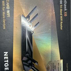 NETGEAR Nighthawk X6 AC3200 Tri-Band WiFi Router R8000-100NAS 