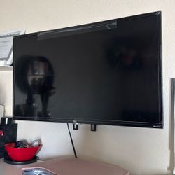 TCL 32 Inch ROKU SMART TV