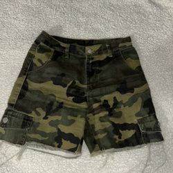 Womens Camo Shorts Size size S
