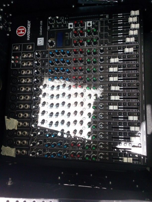 Harbinger L2404FX-USB Mixer 12 Channels 