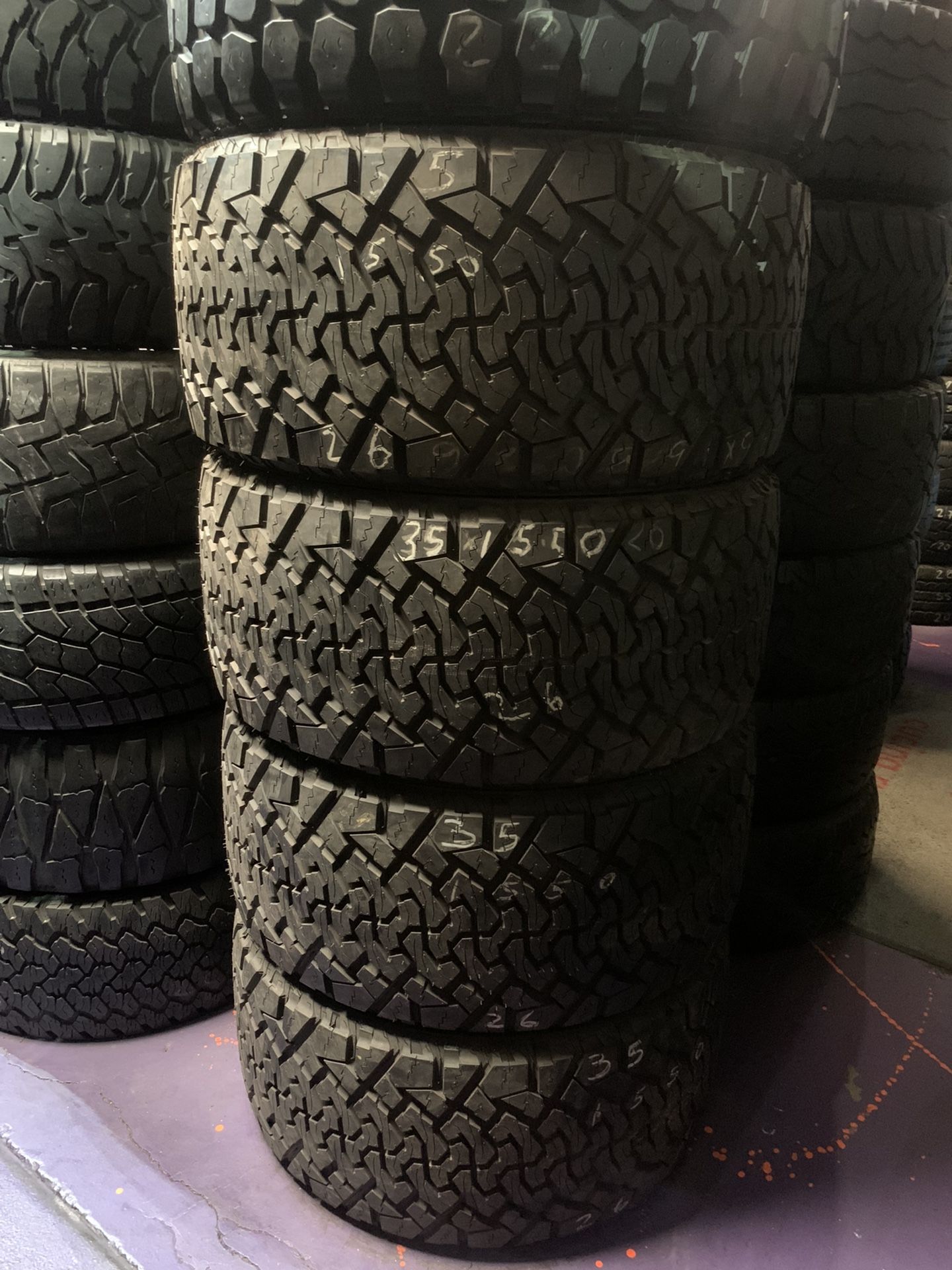 35x15.50r26 tires (4) Venom 99% thread $1000 pick up 🔥🔥 Allterrain  Like new .  99% thread  35 x 15.50 r26 